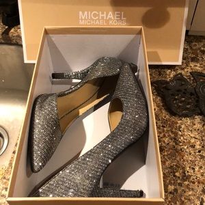 Michael Kors size 9 black & silver heels like new